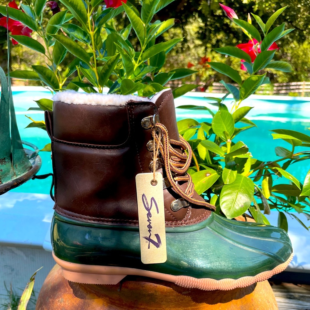 Seven7 JHawk Womens Waterproof Duck Boots